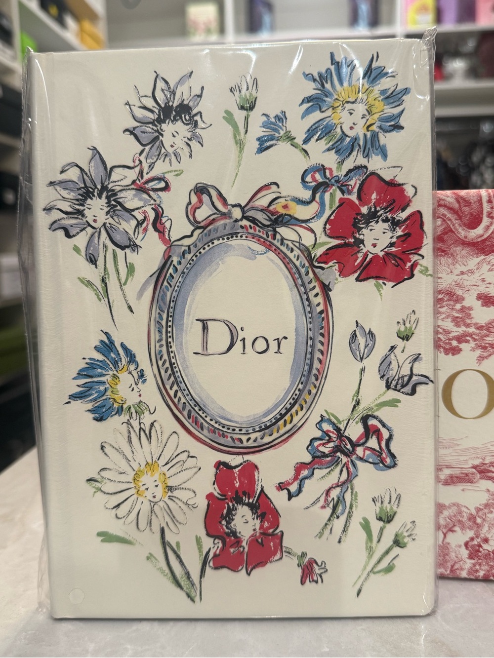 Dior limited edition Notebook
Ecru Cover Multicolor Brush & Bloom Motif New - Picture 3 of 6